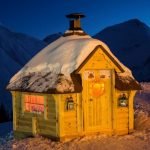 10m Grill Cabin white red shingle in Snow