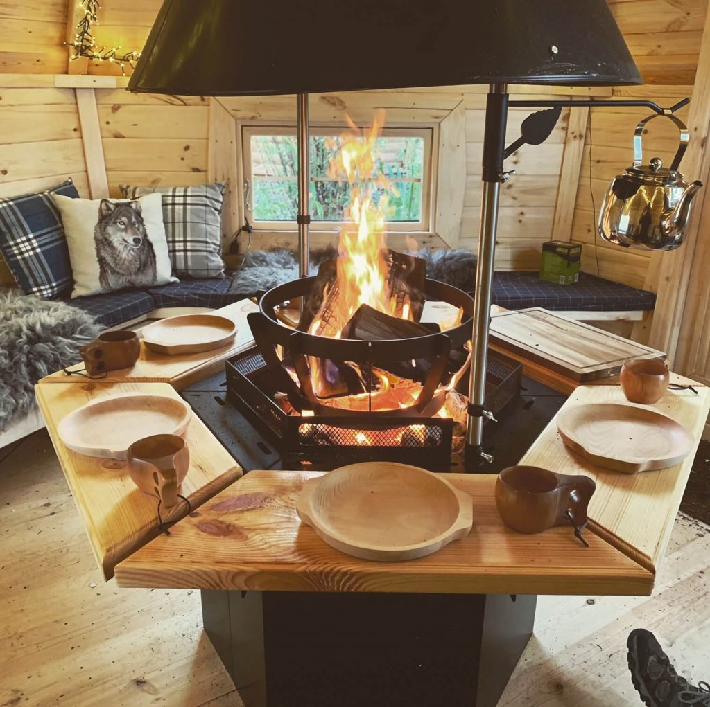 10m Sloping Wall Grill Cabin warming up the Logs!