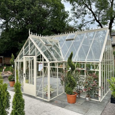 Robinsons Reicliffe Victorian Greenhouse 15' x 20' in Ivory