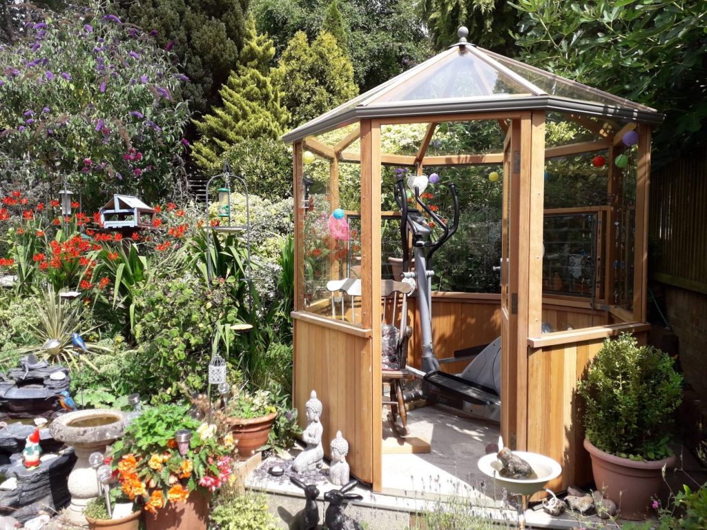 Alton Octagonal 6' x 6' Western Red Cedar Greenhouse