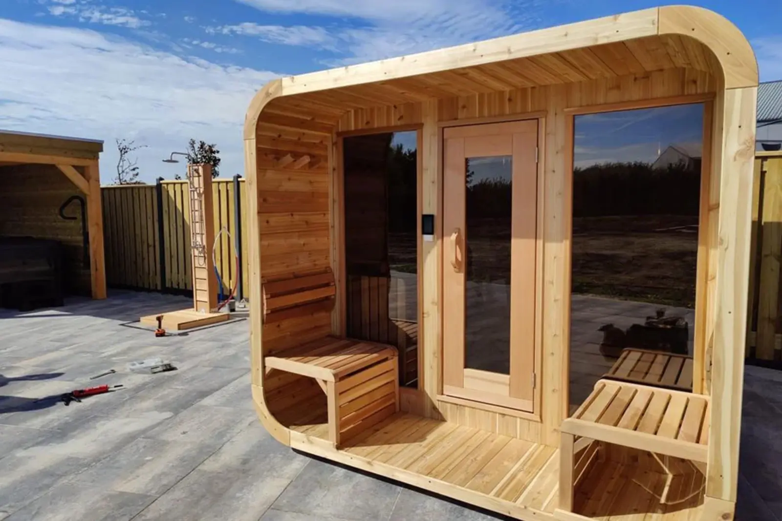 Luna Western Red Cedar Sauna with Porch Luna Western Red Cedar Sauna with Porch
